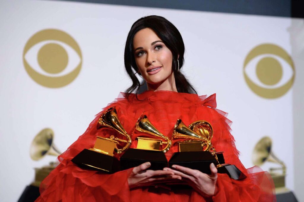 Kacey Musgraves Menangkan Penghargaan di Acara Musik